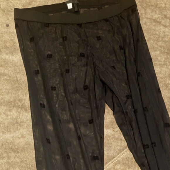 Black Givenchy leggings. Mesh with all over Givenchy logo. - Picture 11 of 12